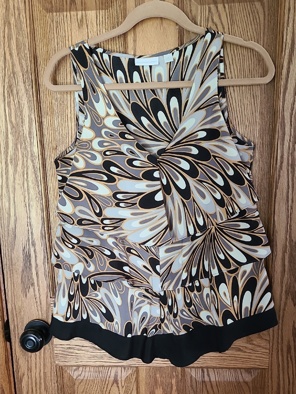 New York & Co Brand Sleeveless V Neck Top, In Layers,  EUC